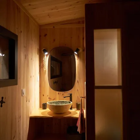 L'ilot Du 9 - & Au Bord Du *