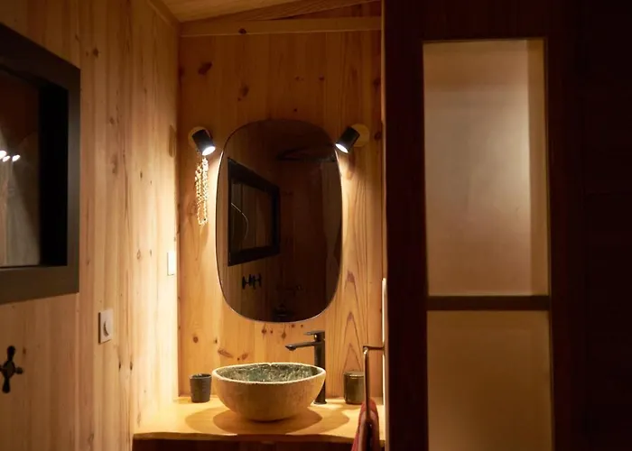 L'ilot Du 9 - & Au Bord Du *